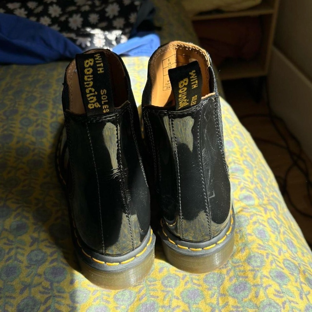 Size 8 Patent Chelsea Docs
